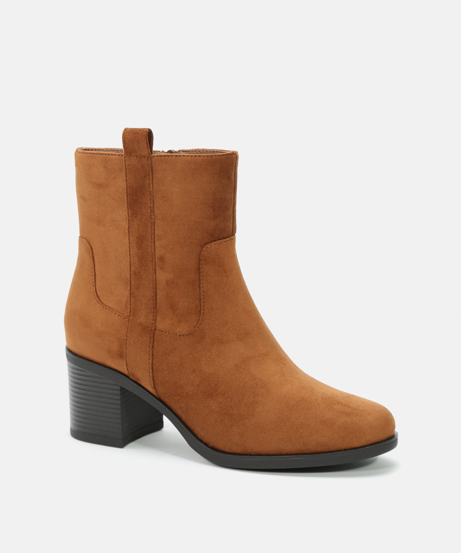 Botines tac&oacute;n liso image number null